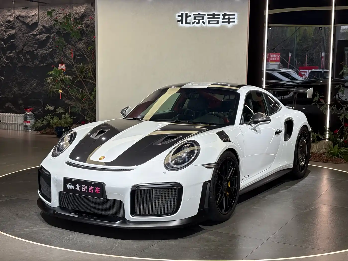 Porsche 911 2018 GT2 RS 3.8T