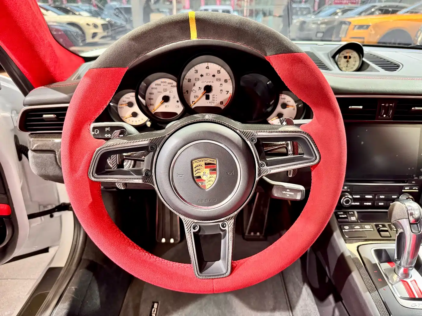 Porsche 911 2018 GT2 RS 3.8T фото 19