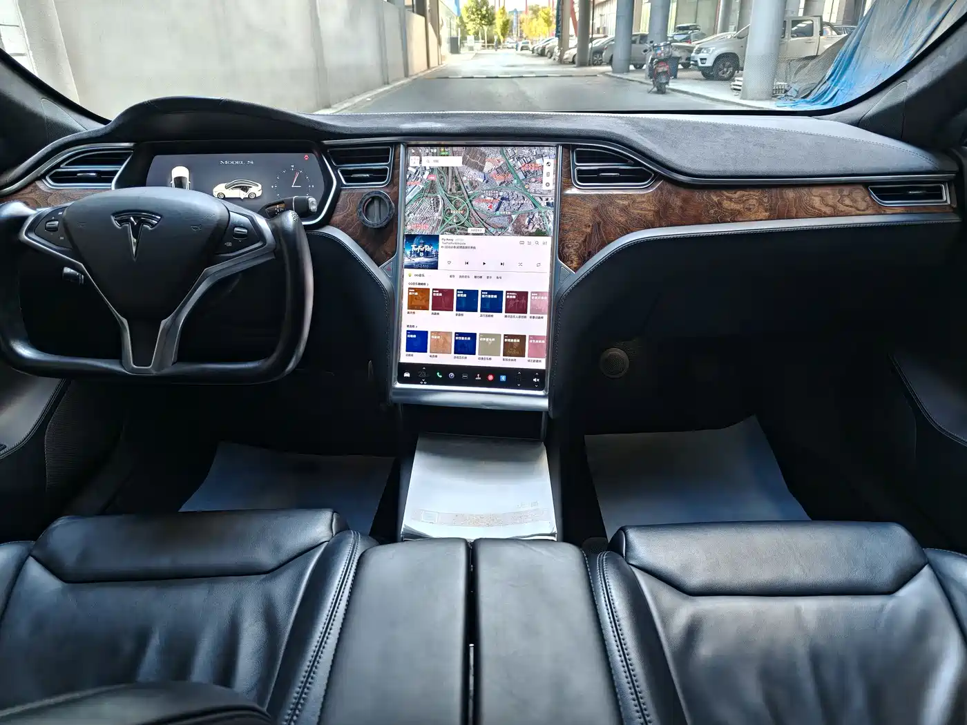 TESLA MODEL S