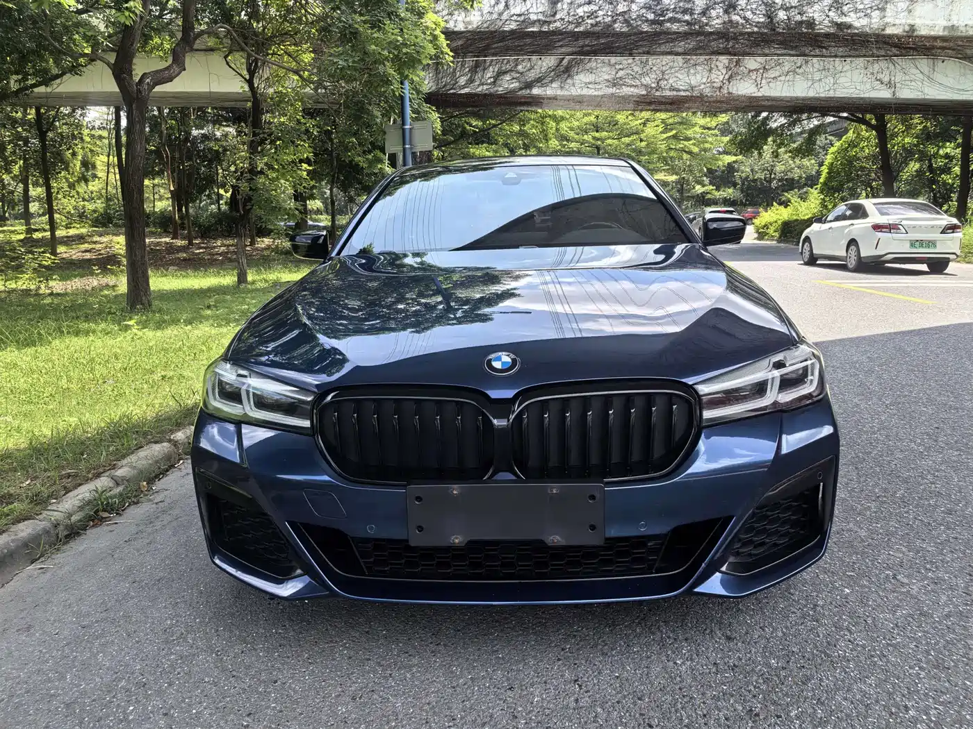 BMW 5 Series 2021 525Li M Sport Package фото 2
