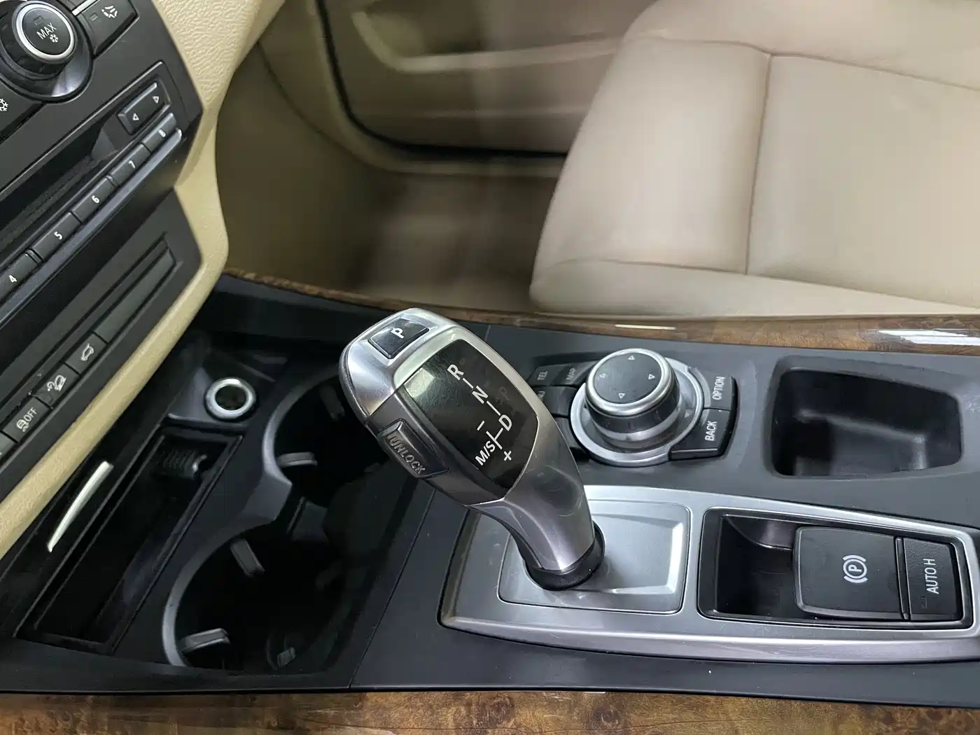 BMW X5 (Import) 2011 xDrive35i Leading Edition фото 19