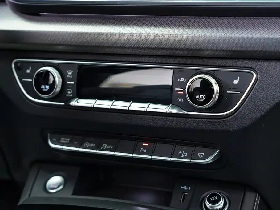 Audi Q5L 2024 Model 40 TFSI Luxury Dynamic фото 16