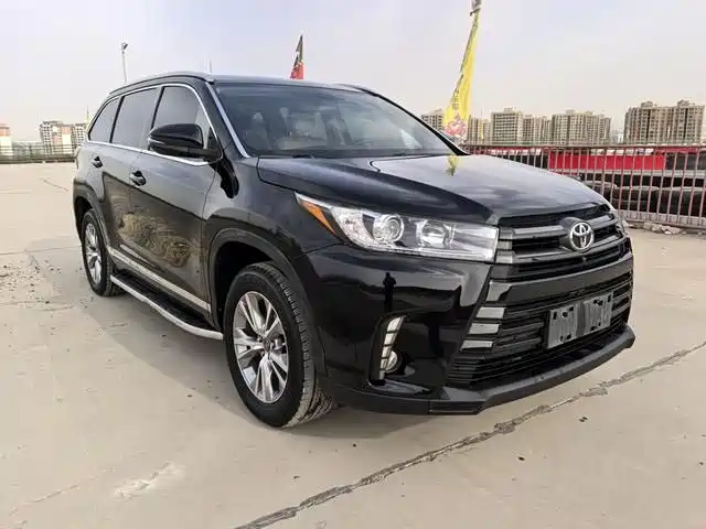 TOYOTA HIGHLANDER