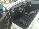 Photo 16 - Buick Verano