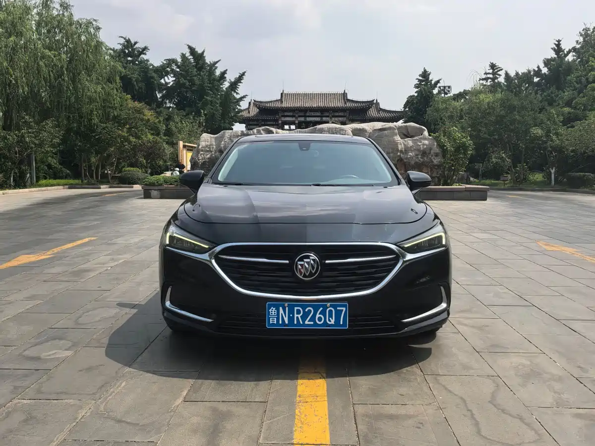BUICK LACROSSE