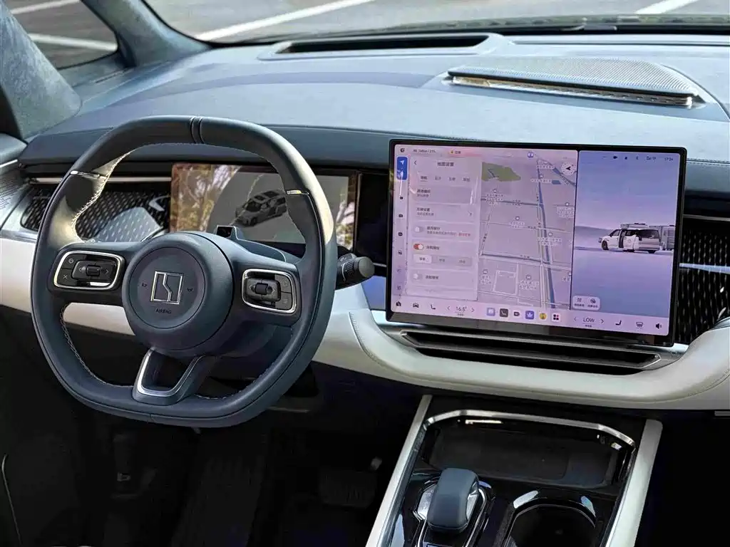 ZEEKR 009 2025 2024 6-seat Executive AWD 108kWh