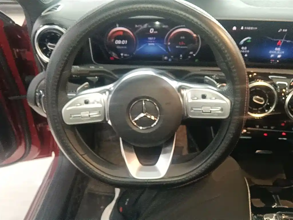 Mercedes-Benz A-Class 2019 Facelift A 200 L Sports Sedan фото 11