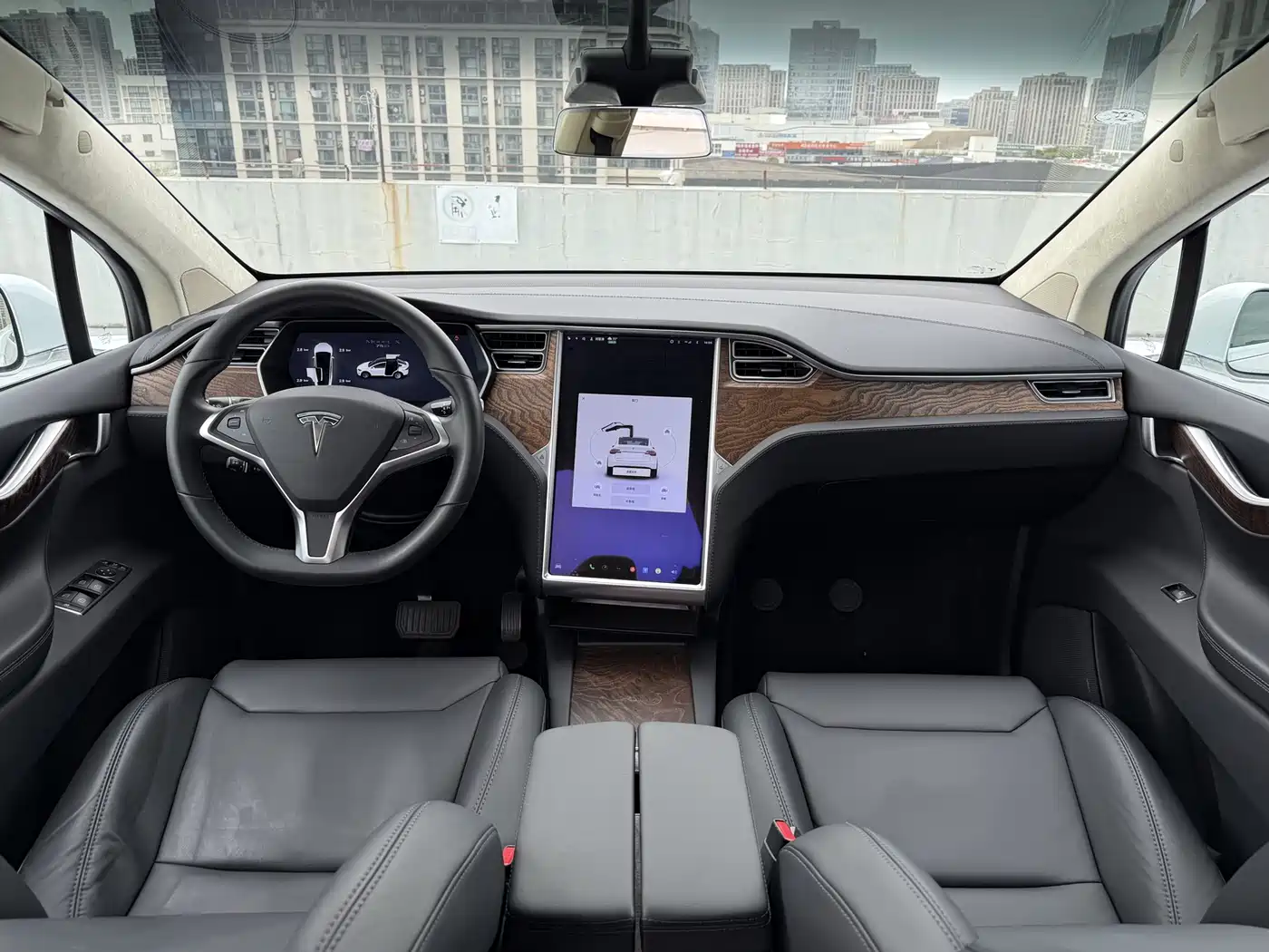 TESLA MODEL X