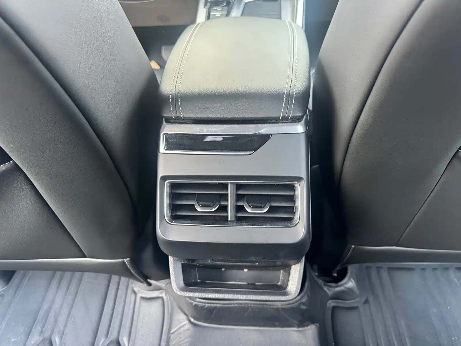 Фото 10 - Geely Preface
