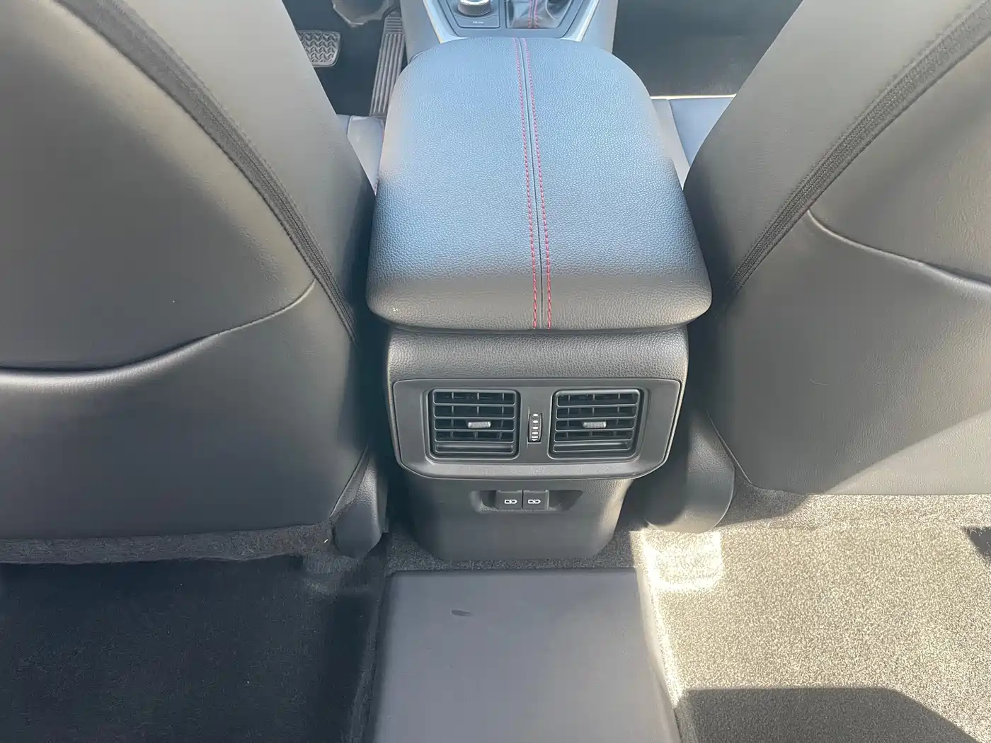 Toyota Wildlander New Energy 2023 High Performance 2.5L AWD Turbo Edition фото 13