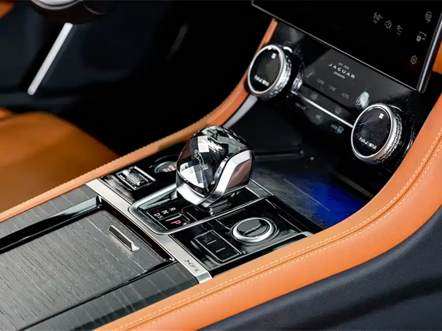 Jaguar XFL 2024 2024 2.0T P300 AWD Flagship Sport Gilded Edition