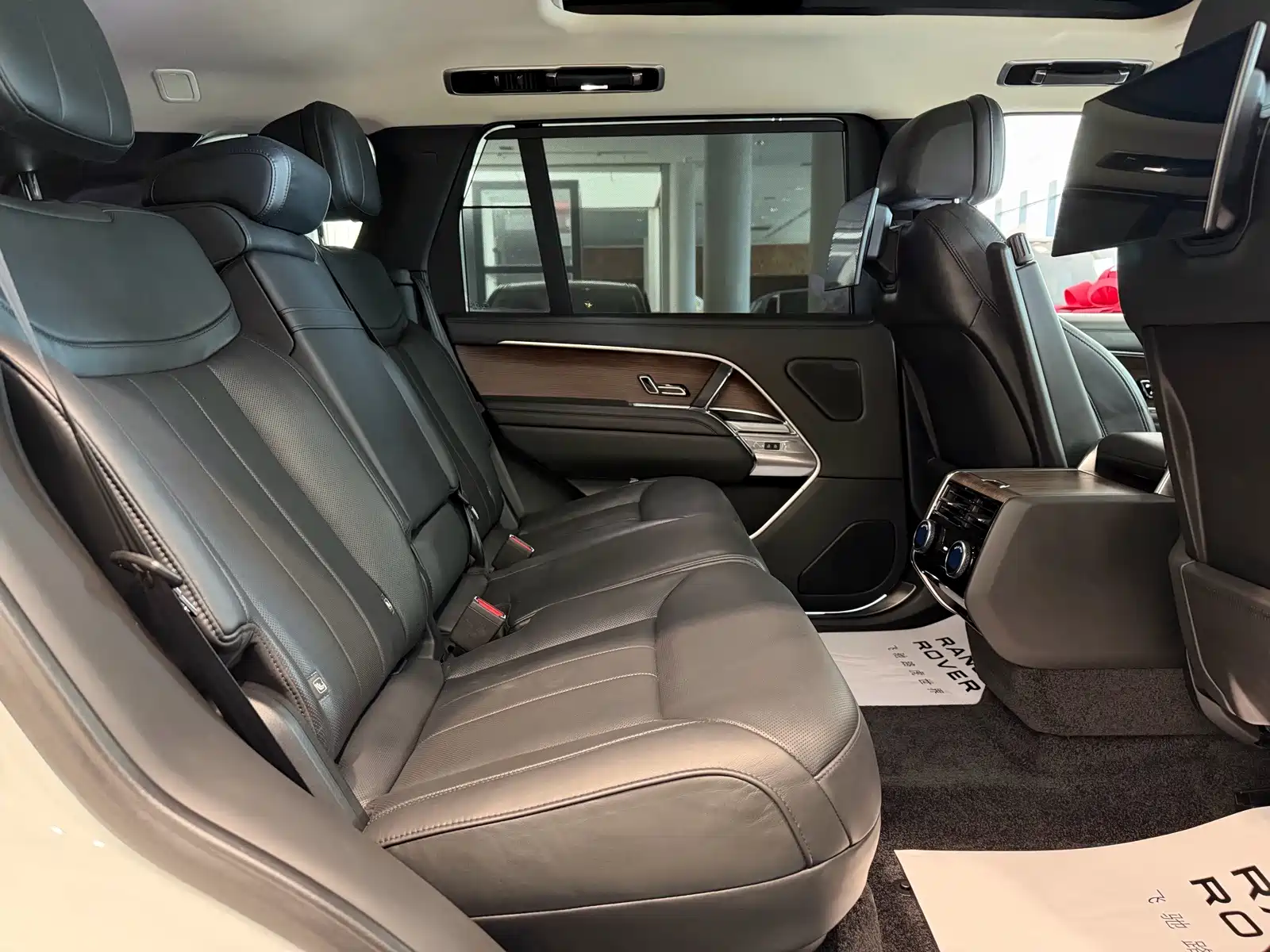 Фото 23 - Land Rover Range Rover