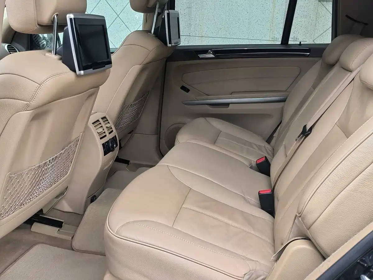 Mercedes-Benz GL-Class 2011 GL 450 Prestige Grand Edition фото 12