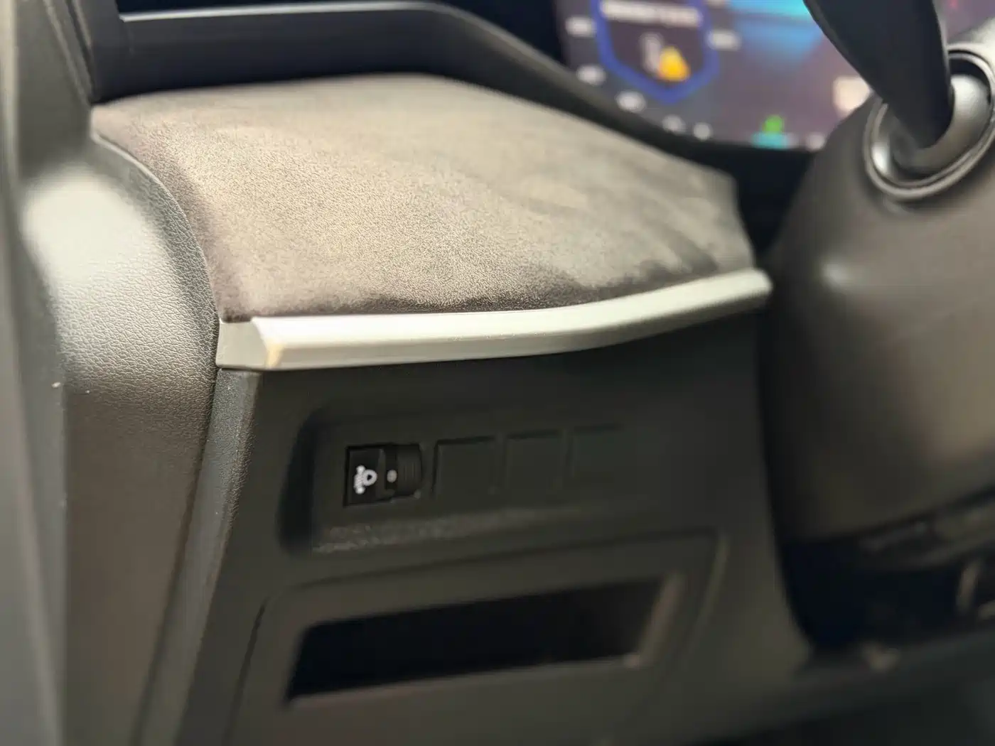 DONGFENG YI HYUN MAX