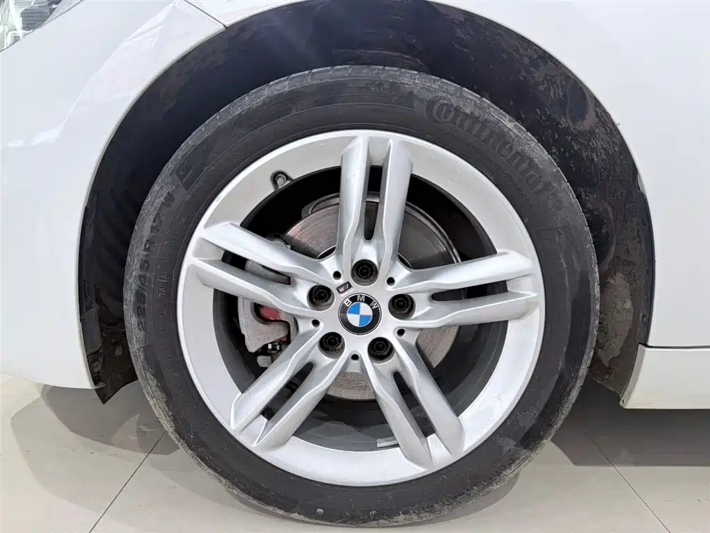 BMW 1 Series 2022 120i M Sport Shadow Edition фото 17