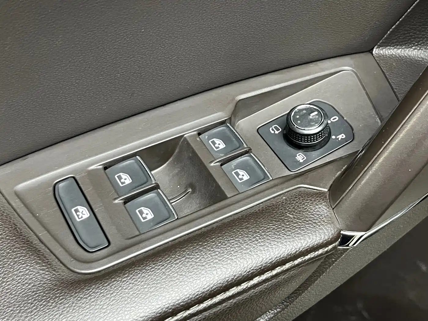 Volkswagen Tiguan L 2017 330TSI Automatic 2WD Flagship Edition фото 10