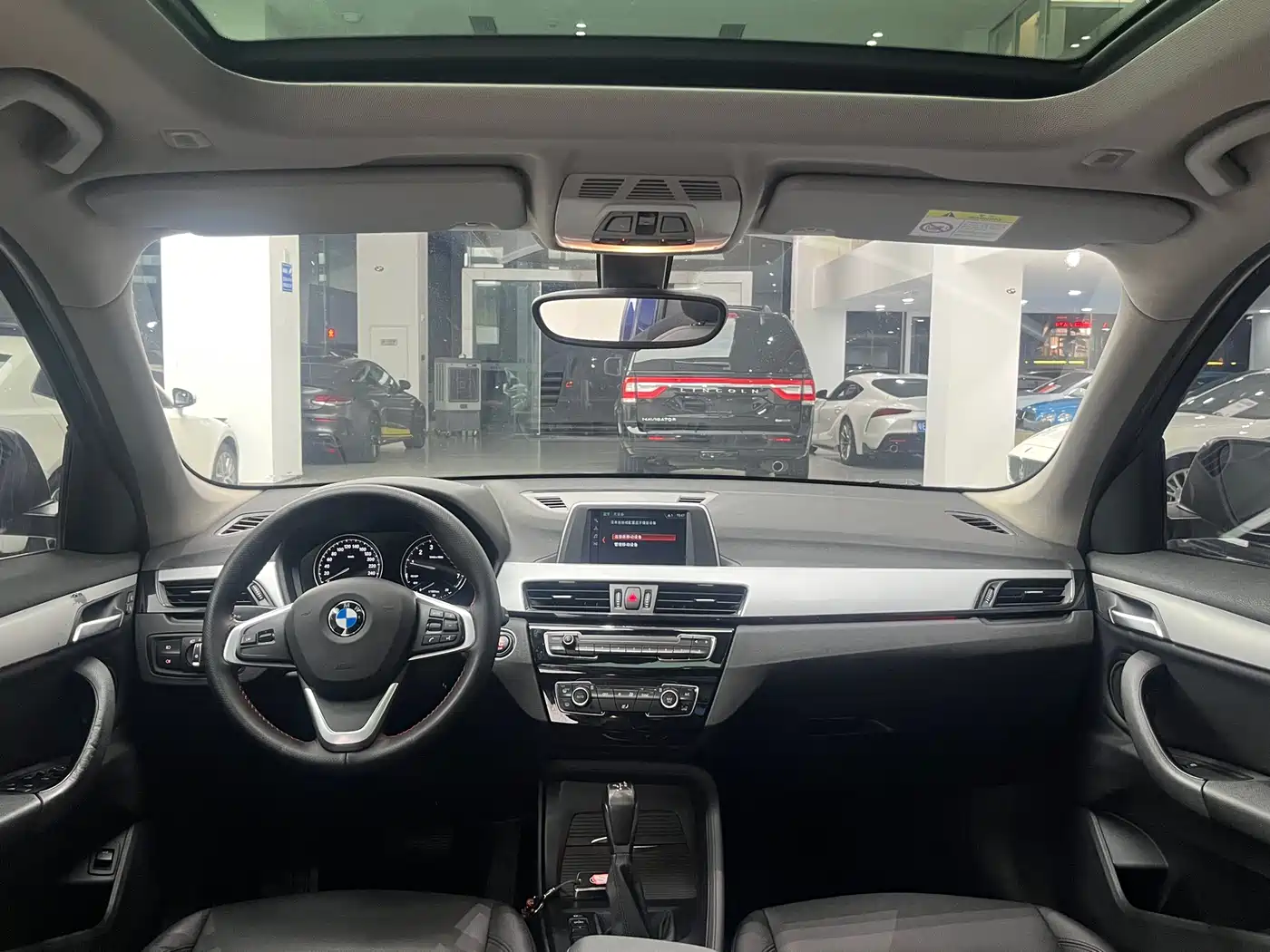 BMW X1 2018 sDrive18Li Fashion Model фото 14