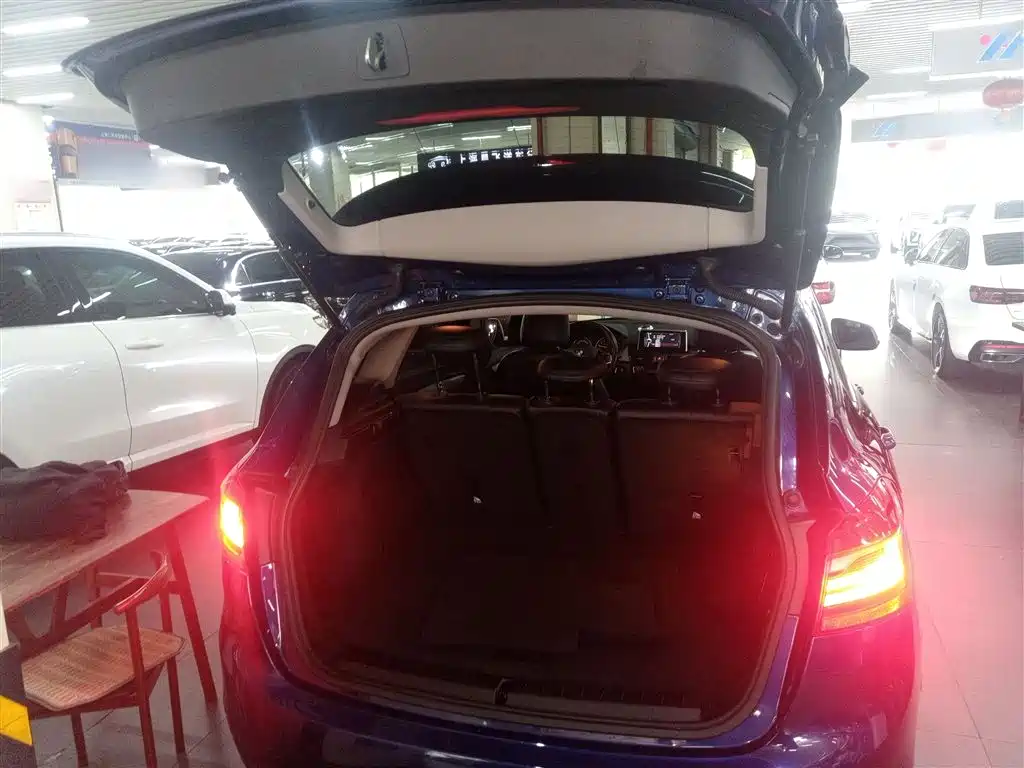 BMW 2 Series Touring 2016 218i Leading фото 15