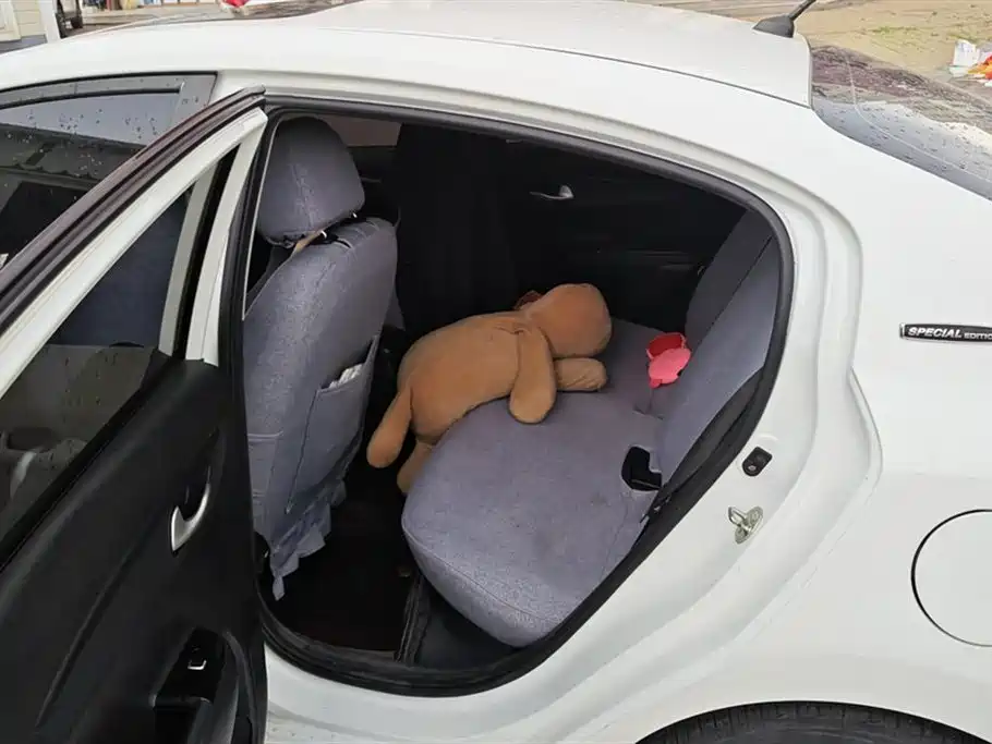 KIA K2