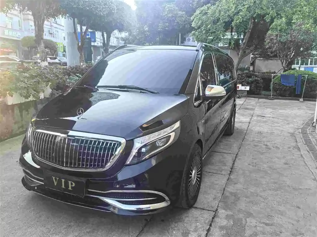 Mercedes-Benz V-Class 2018 V 260 L Premium Long Wheelbase Edition China VI фото 4