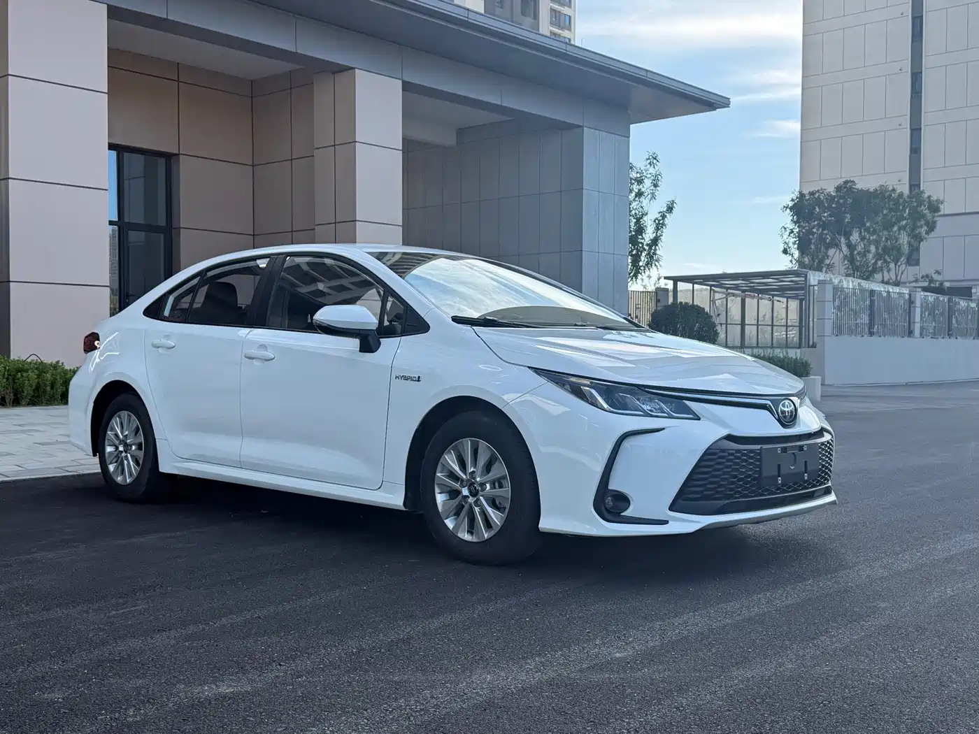 Toyota Corolla 2024 2023 1.8L Smart Hybrid Dual Engine Pioneer Edition