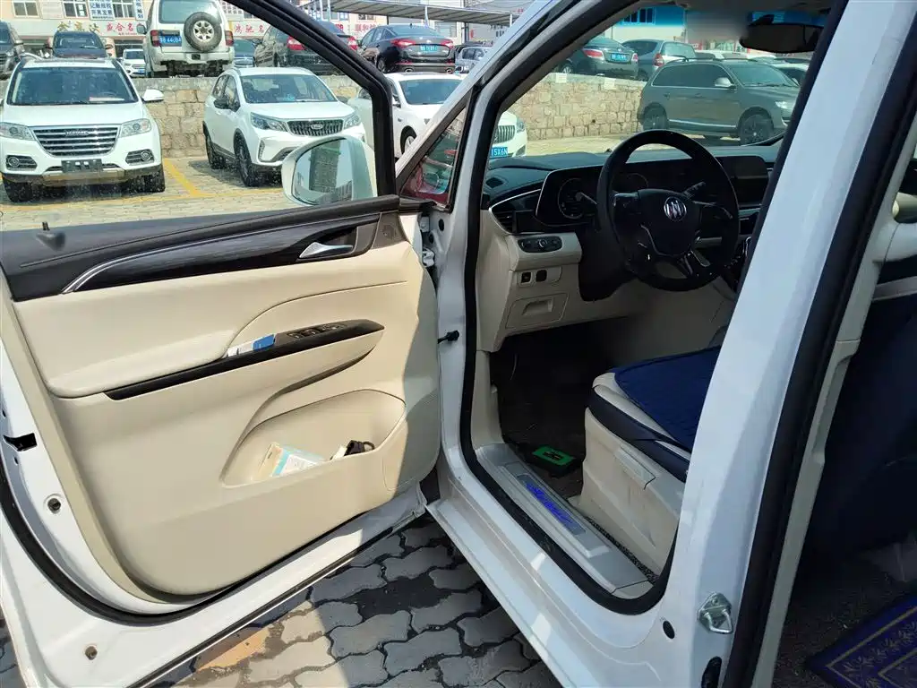 BUICK GL8