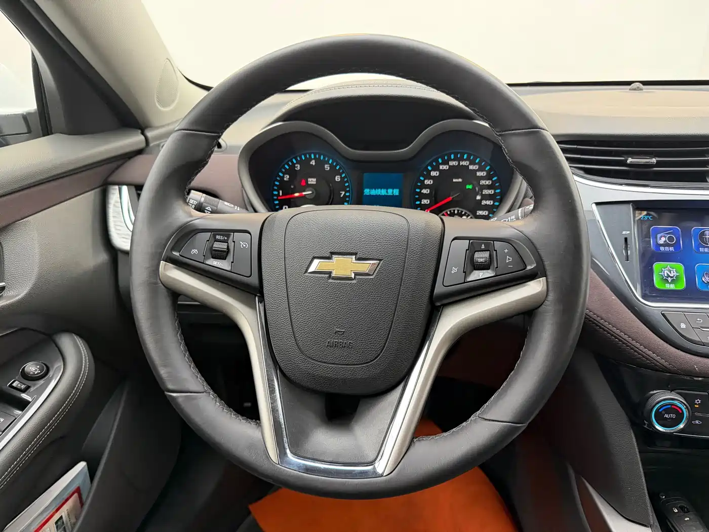 Chevrolet Malibu 2016 2.0L Automatic Luxury фото 8