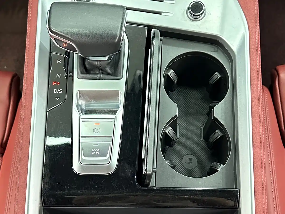 Audi Q6 2024 2024 45 TFSI quattro Black Warrior Edition 6-seater