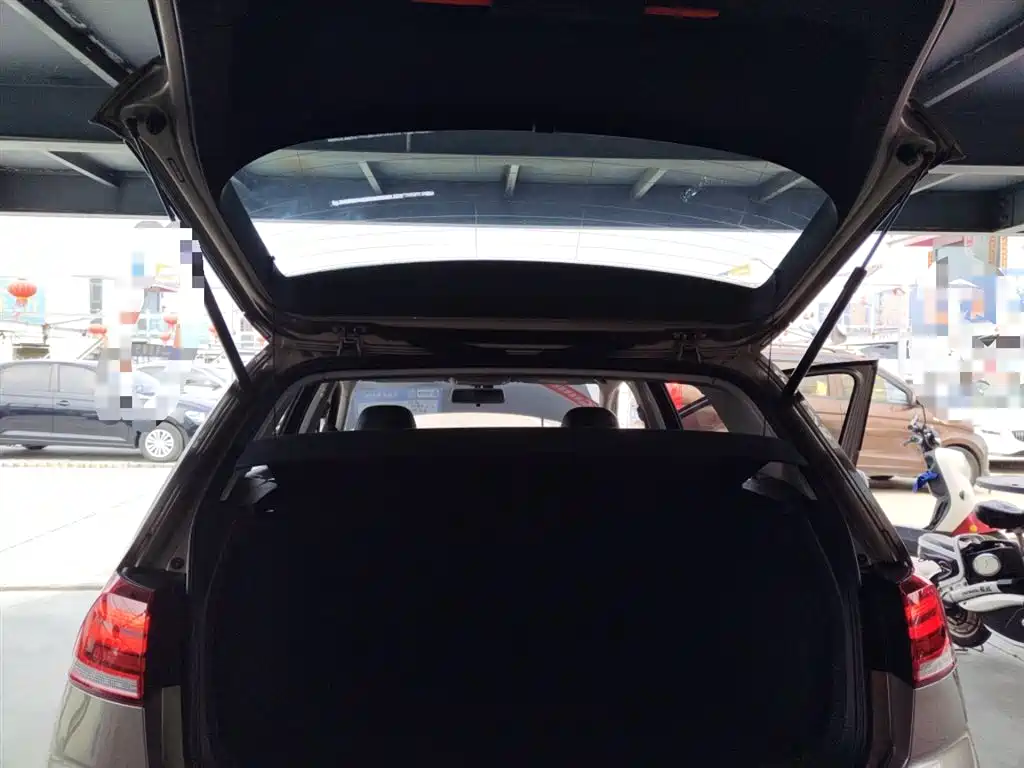Volkswagen Golf 2018 1.6L Automatic Comfort фото 19