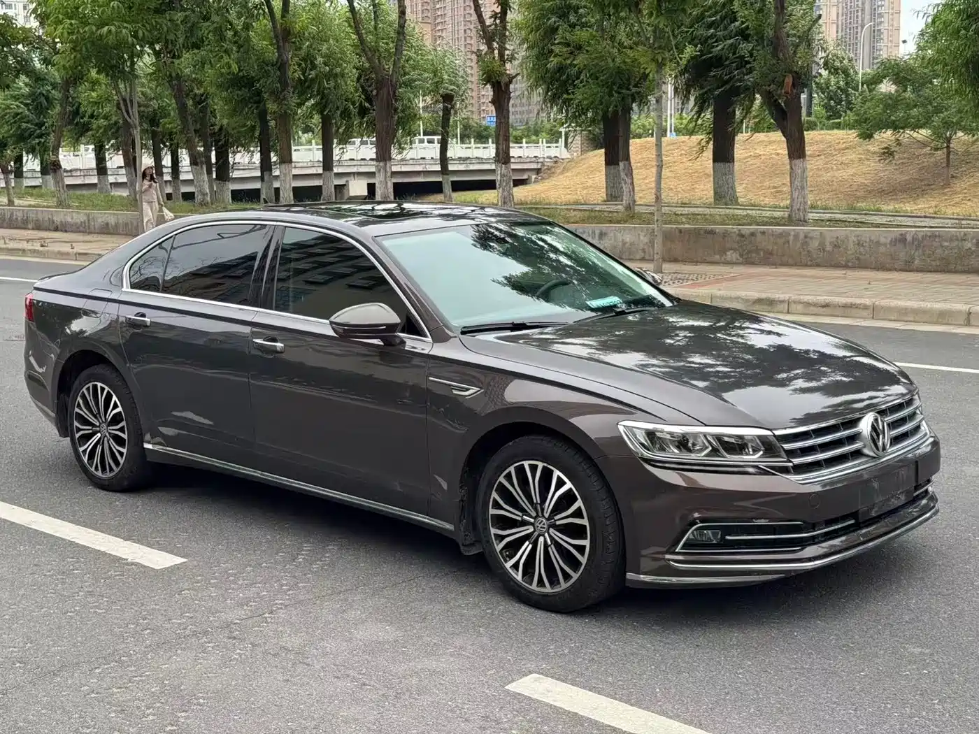 Volkswagen Phideon 2018 Facelift 380TSI FWD Business фото 3
