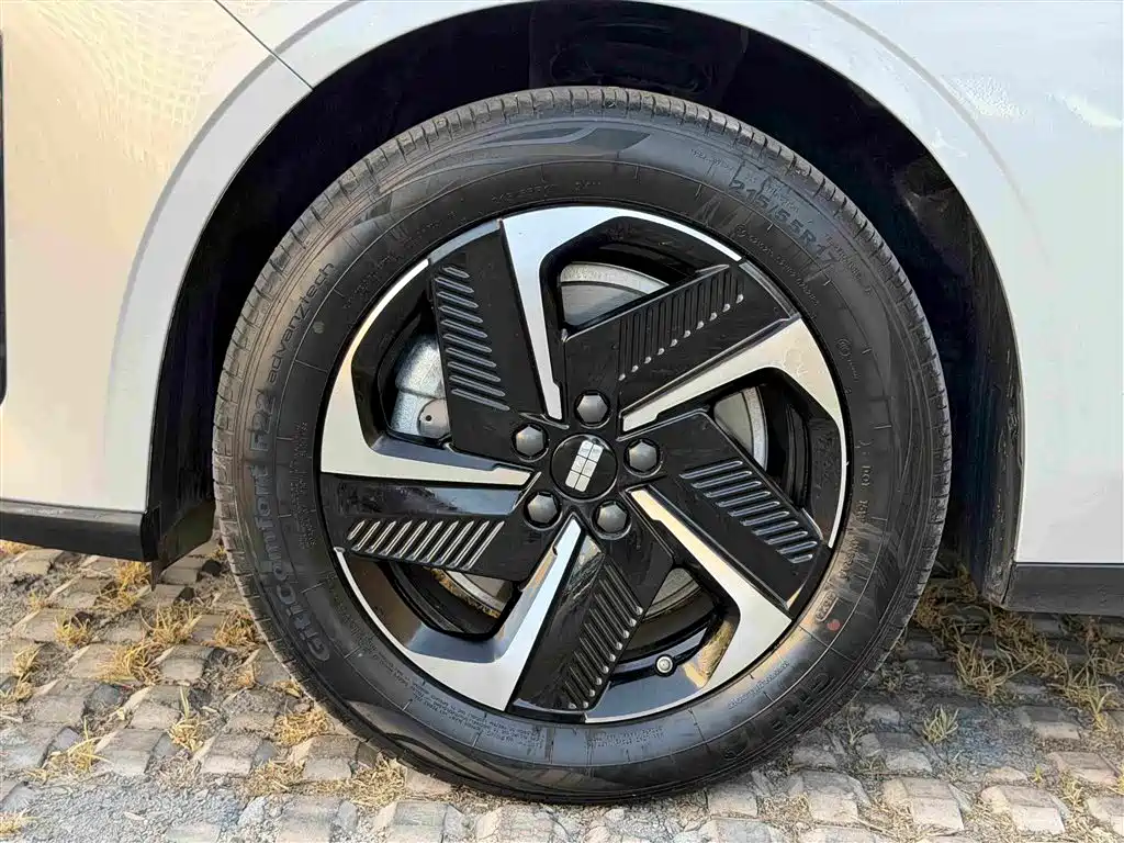 Geely Galaxy Galaxy L6 2025 2025 EM-i 140km Starship Edition
