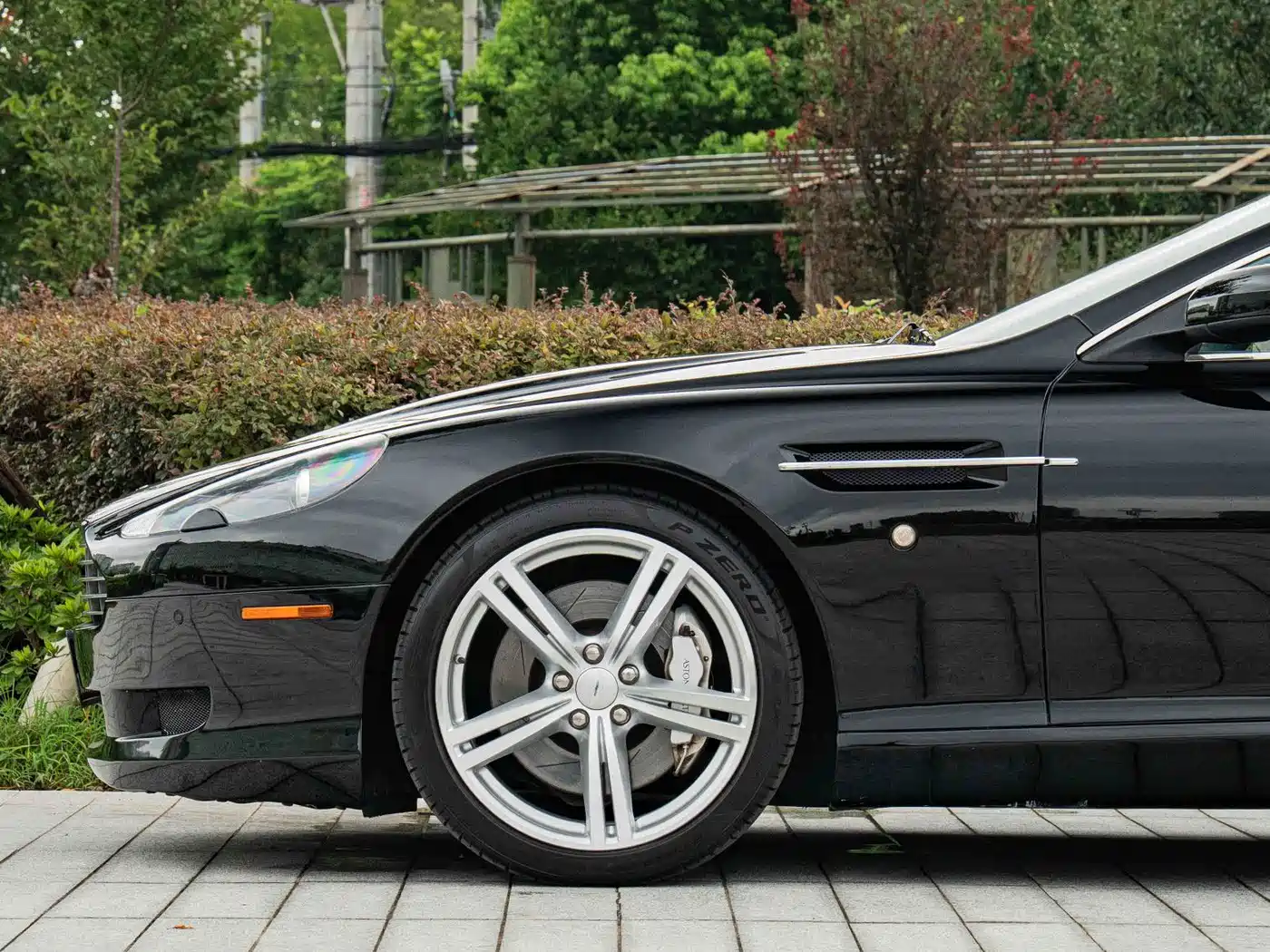 Aston Martin DB9 2009 2007 6.0L Touchtronic Coupe