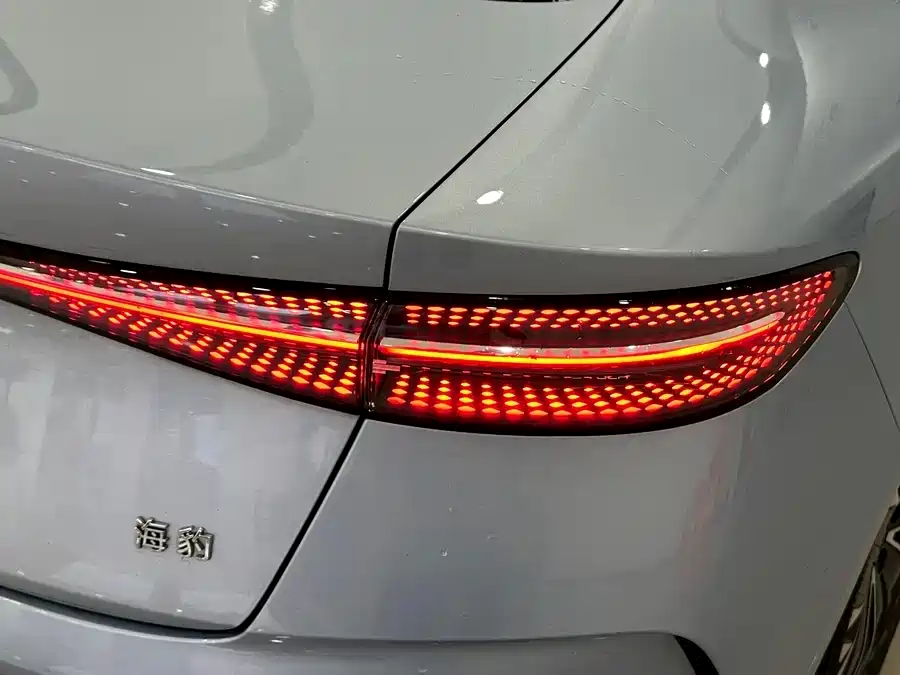 BYD Seal 2022 550km Standard Range RWD Elite фото 7