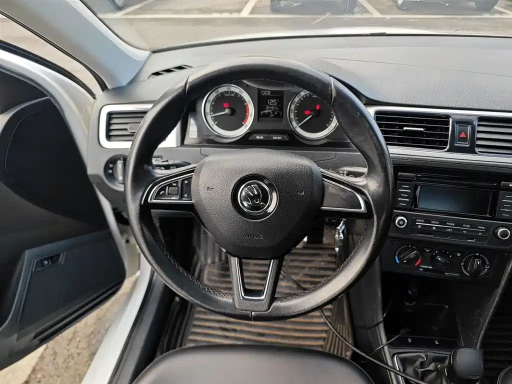 Škoda Rapid 2019 1.5L Manual Comfort Version China VI фото 11