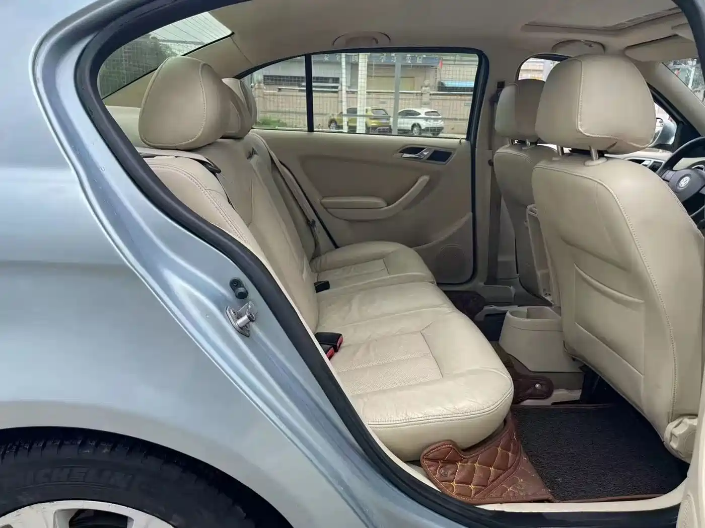 Volkswagen Lavida 2008 1.6L Automatic Elegance фото 9