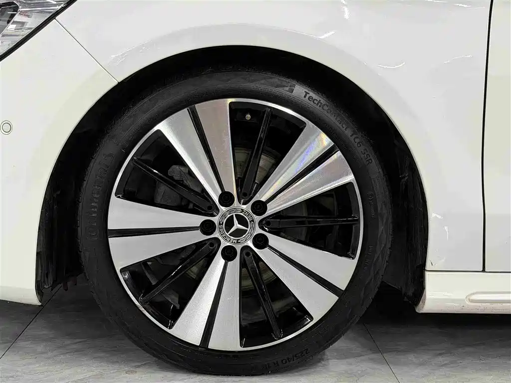 Mercedes-Benz CLA (Import) 2018 CLA 200 Fashion Edition фото 4