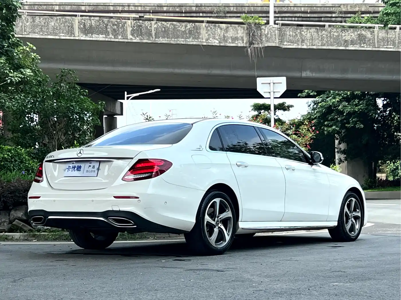 Mercedes-Benz E-Class 2018 E 300 L Sport Fashion фото 7
