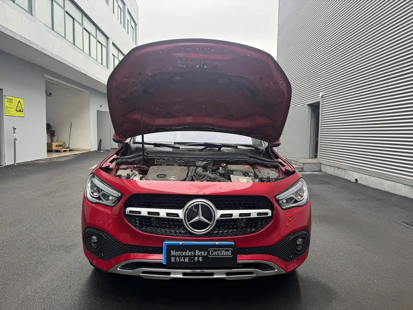 MERCEDES-BENZ GLA