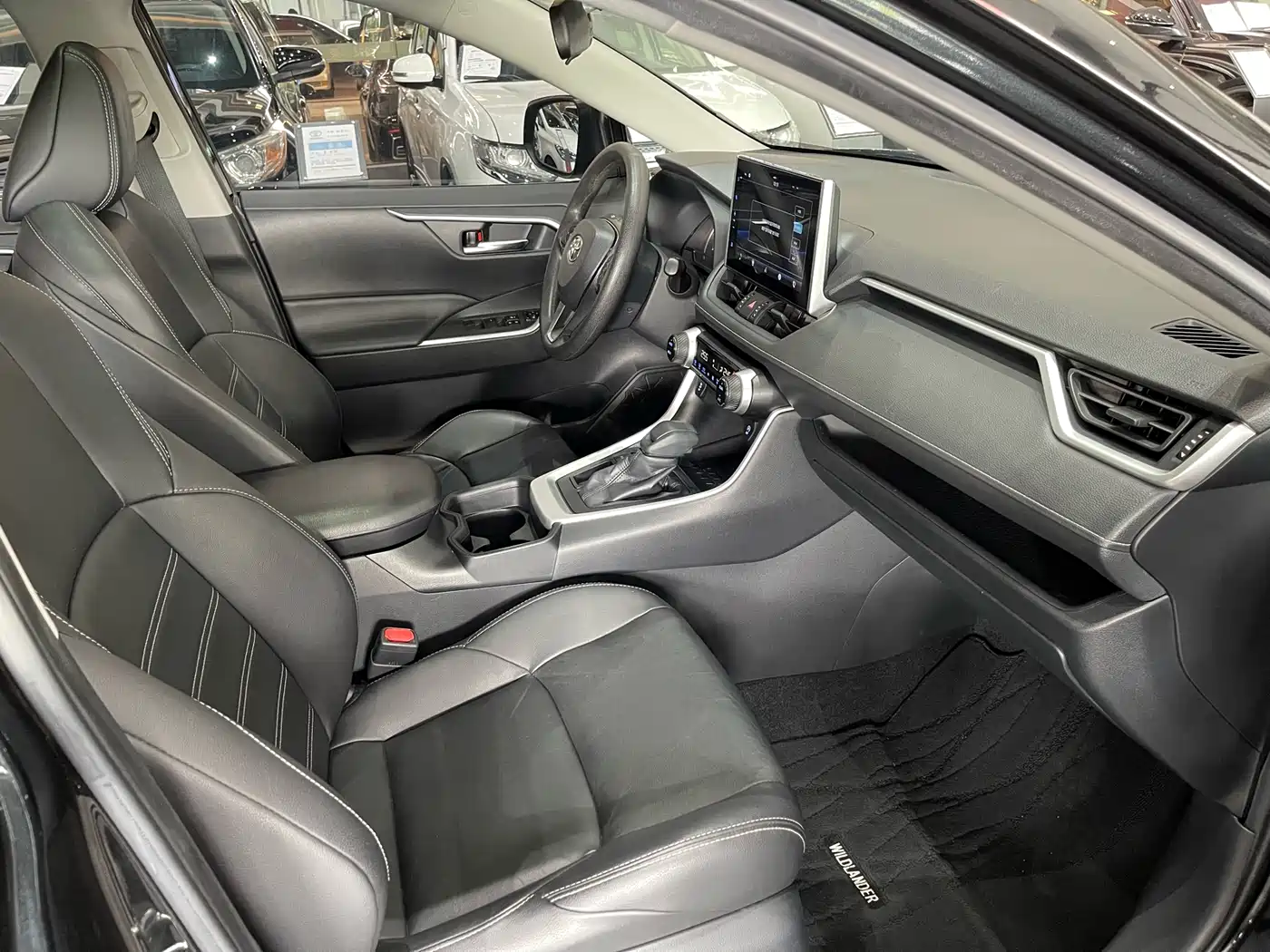 Toyota Wildlander 2020 2.0L CVT 2WD Luxury Edition фото 8