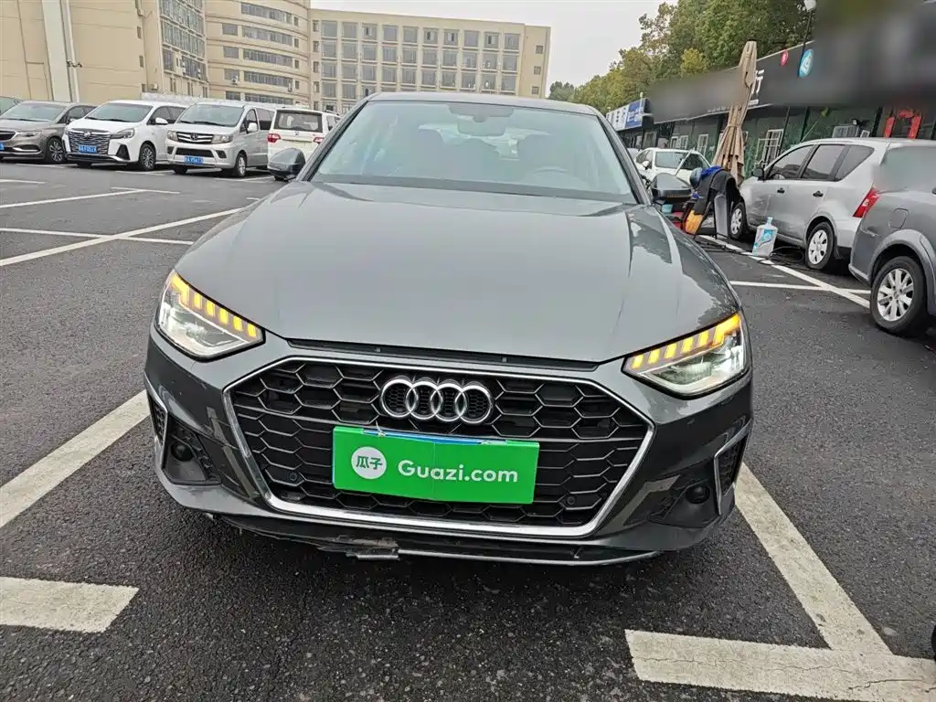 Audi A4L 2020 40 TFSI Fashion Dynamic Edition фото 3