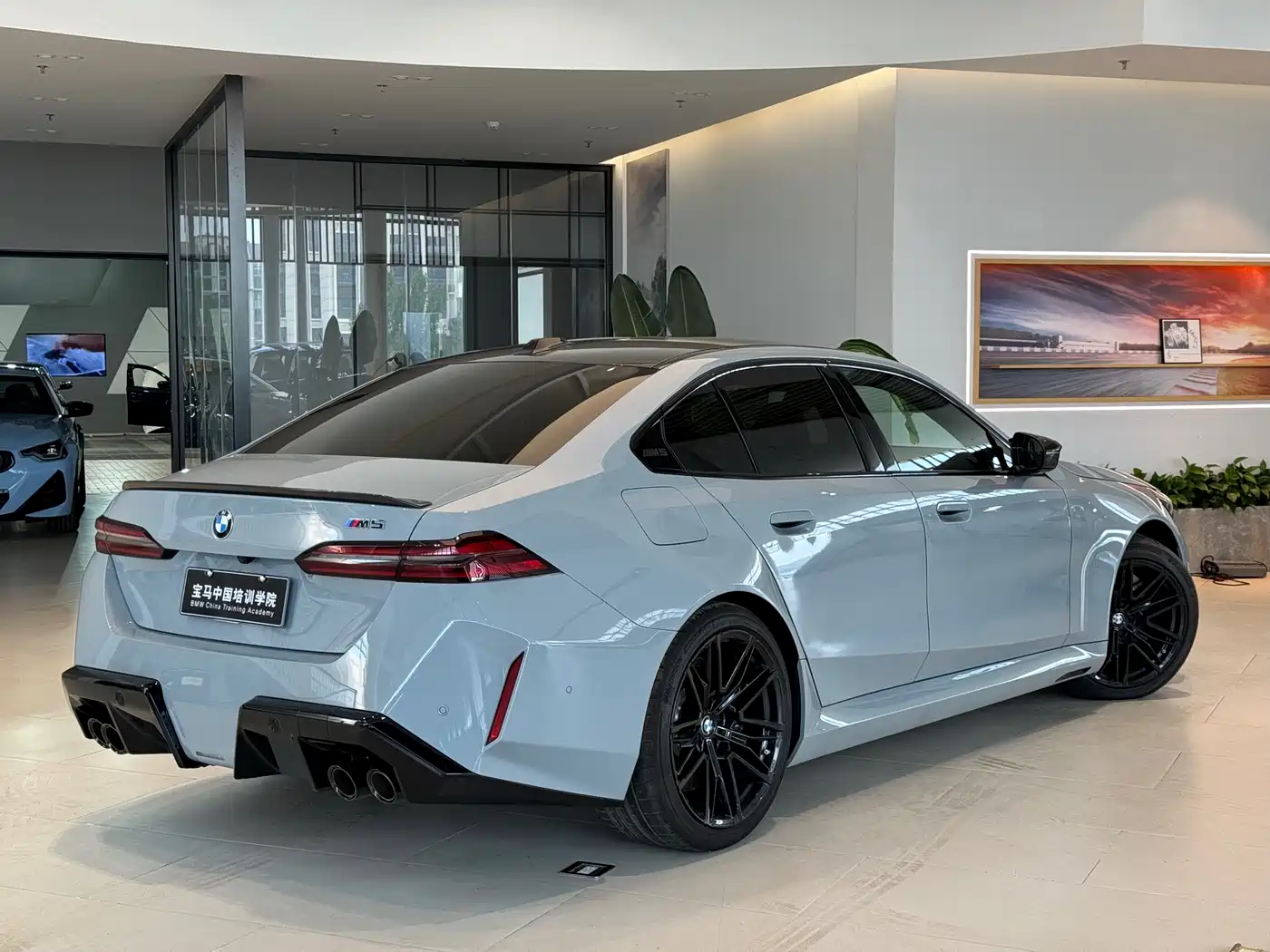 BMW M5 New Energy 2025 M5 фото 8