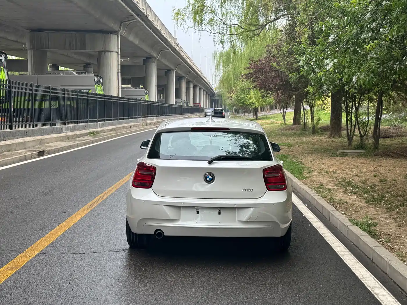 BMW 1 Series (Import) 2013 Facelift 116i Urban Model фото 12