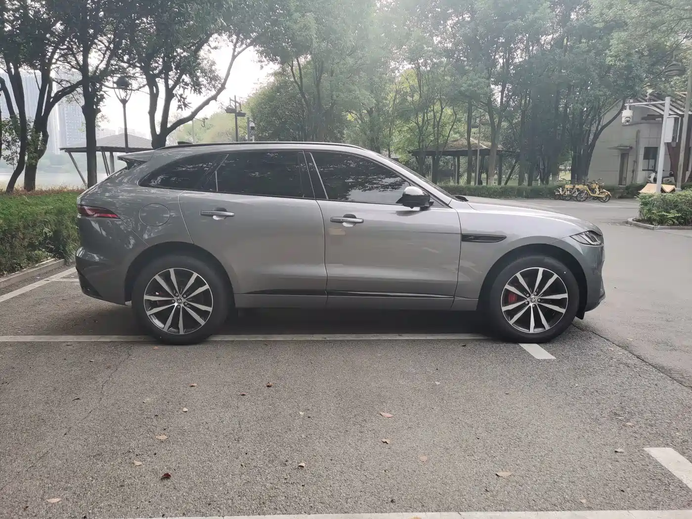 Jaguar F-PACE 2024 2024 P250 R-Dynamic SE