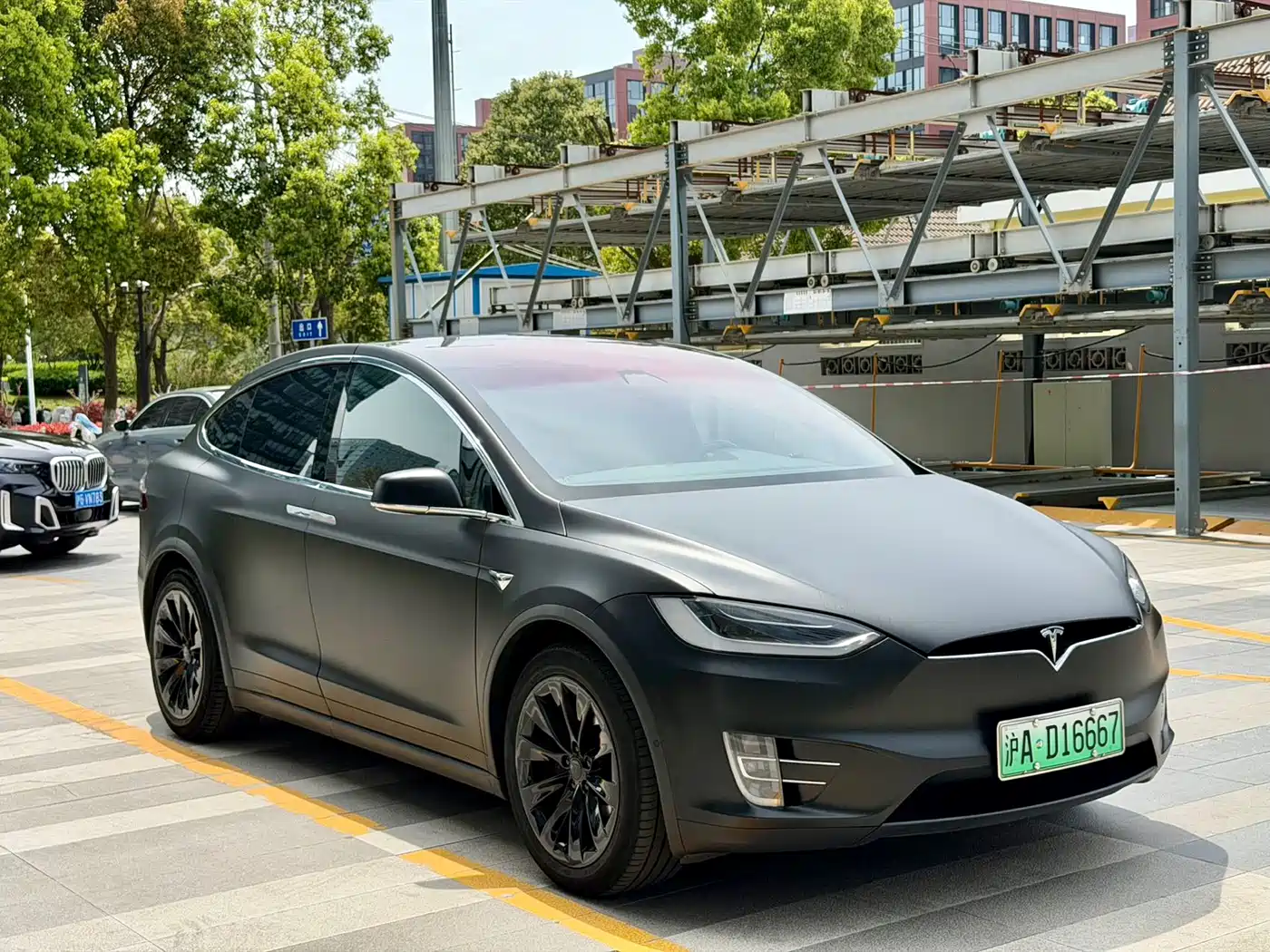 TESLA MODEL X