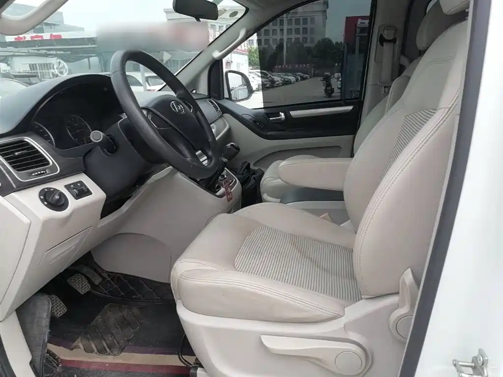 SAIC Maxus Maxus G10 2018 PLUS 2.4L Manual Elite Edition фото 15
