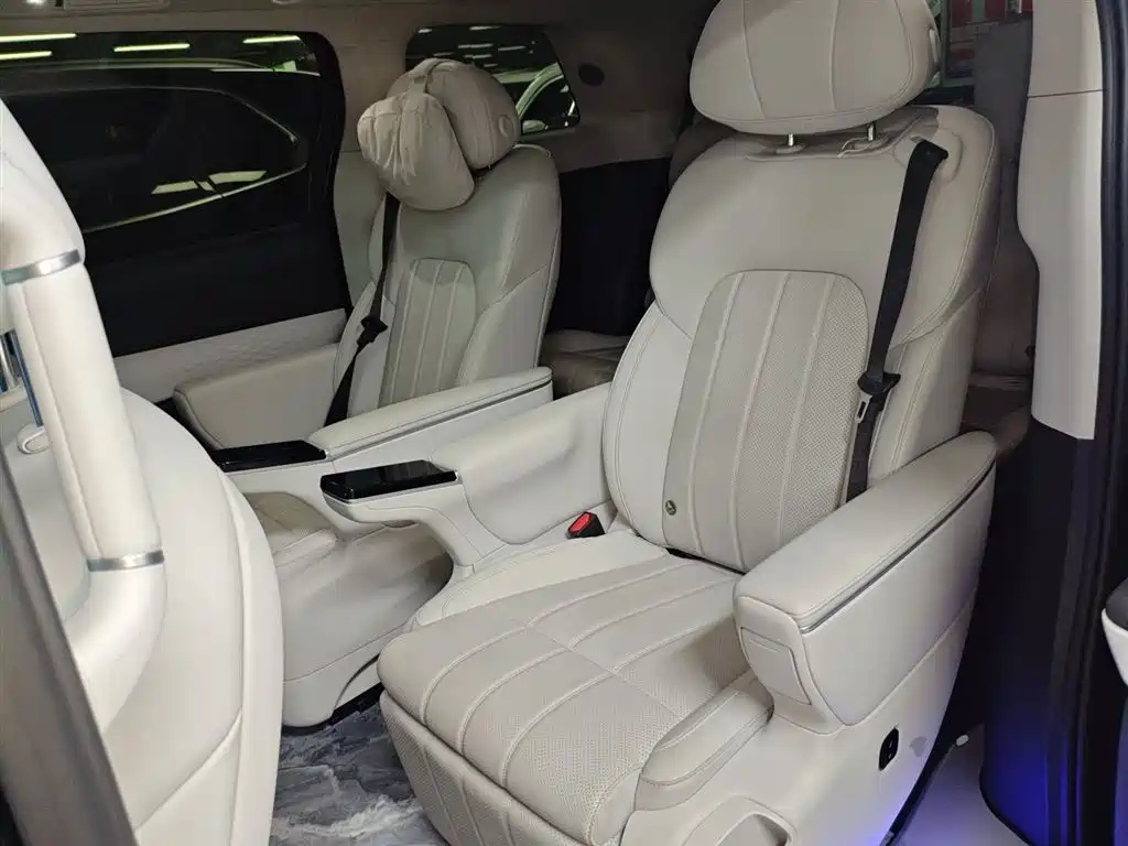 Voyah Auto Voyah Dreamer 2025 PHEV AWD Excellent Kunpeng Edition фото 17