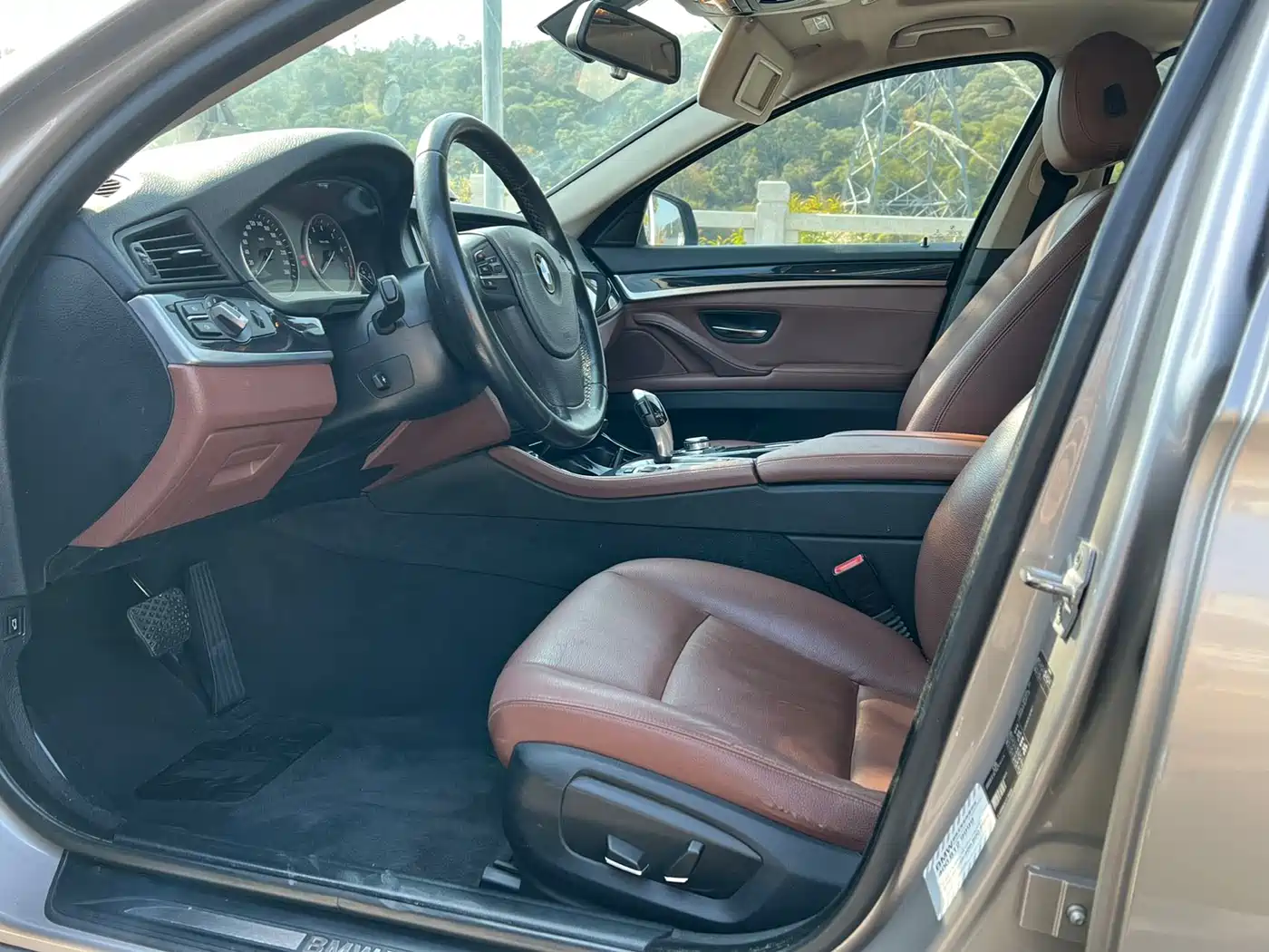 BMW 5 Series (Import) 2014 520i Classic фото 5