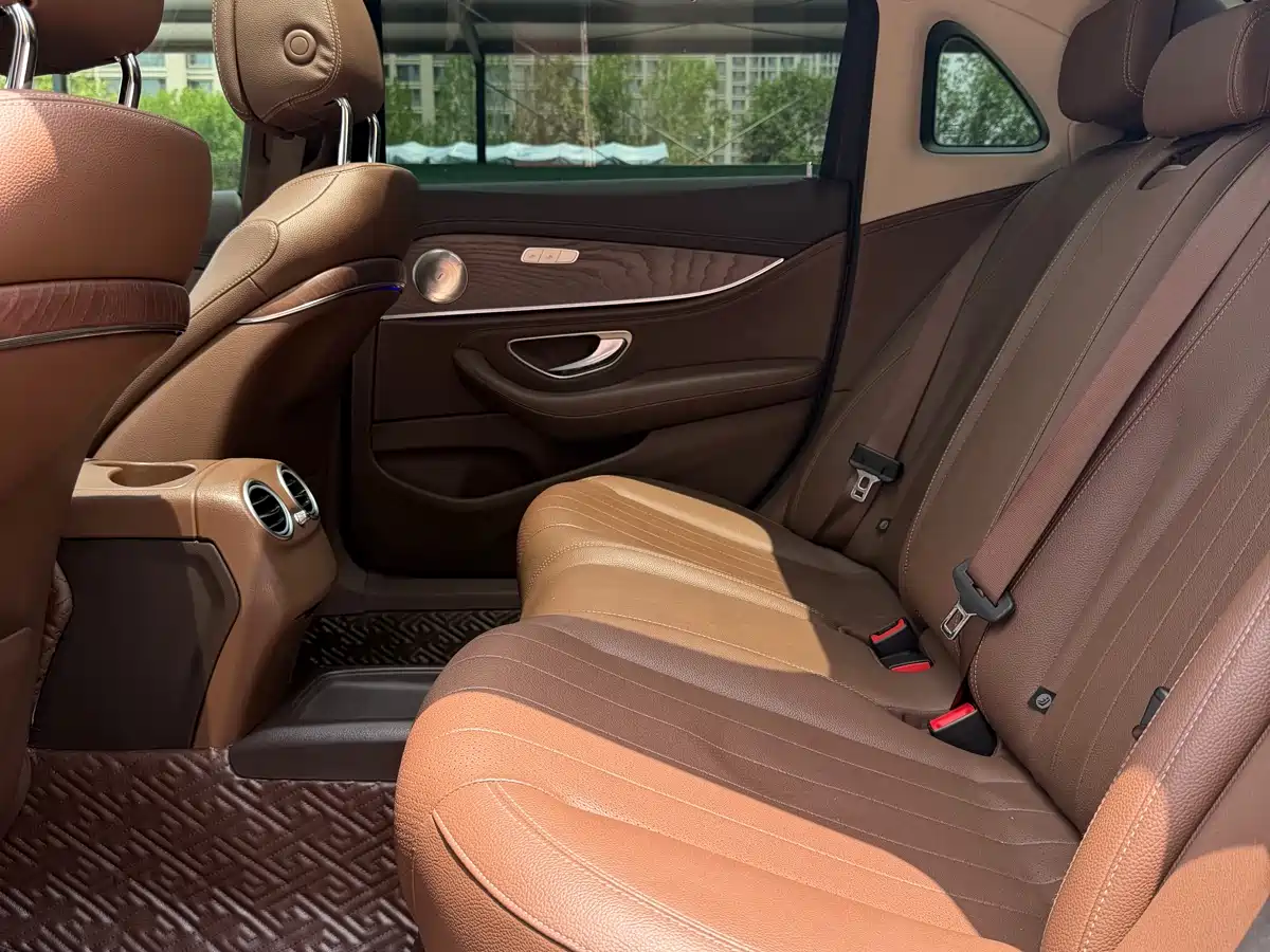 Mercedes-Benz E-Class 2020 E 260 L фото 11