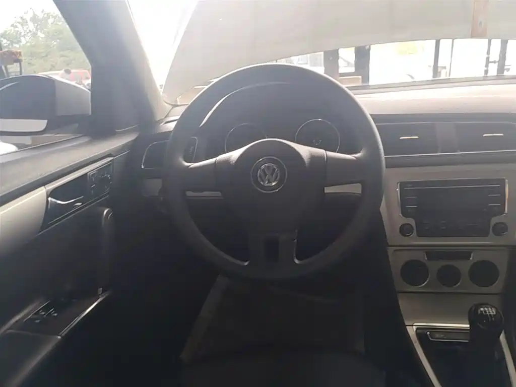 Volkswagen Lavida 2013 Facelift 1.4TSI Manual Comfort фото 11