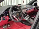 Photo 9 - Porsche Cayenne